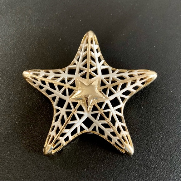 Vintage MONET Star Statement Brooch Nice Gift - Picture 1 of 5